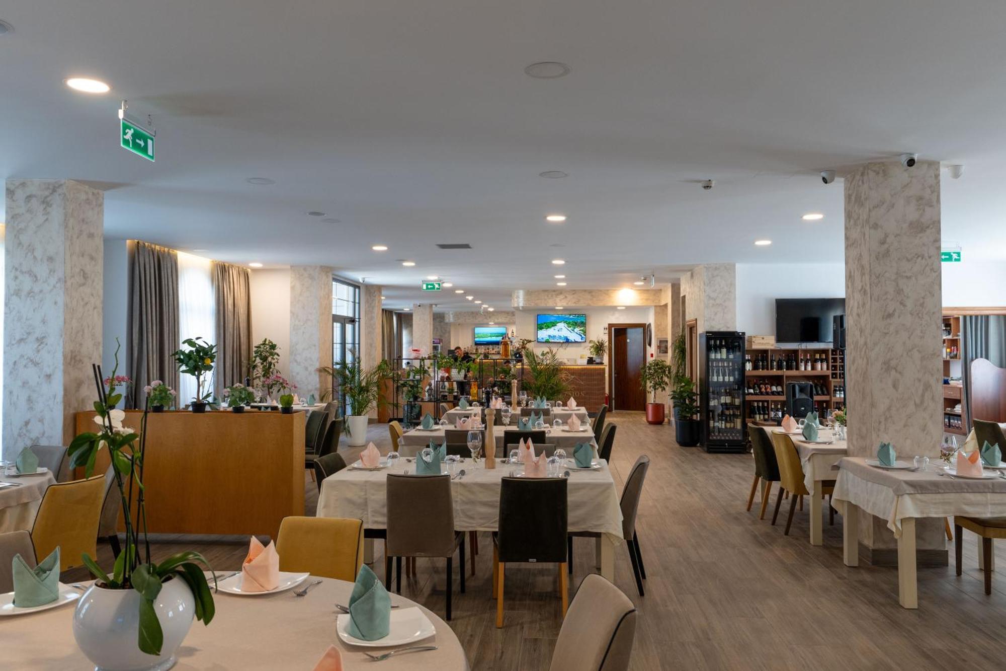 Acros Resort Vlorë Екстериор снимка