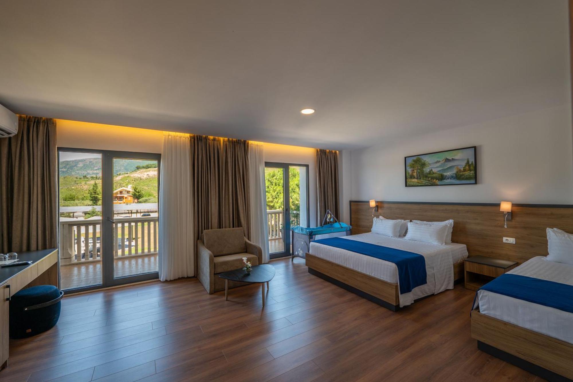 Acros Resort Vlorë Екстериор снимка